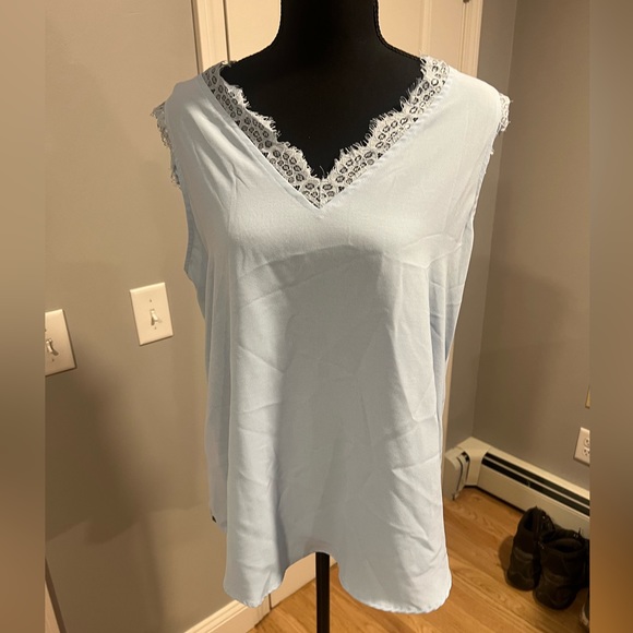 Bundle 4/$12 women’s lace V neck tank blouses - Picture 1 of 16